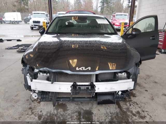 5XXG14J21NG136176 KIA K5 LXS