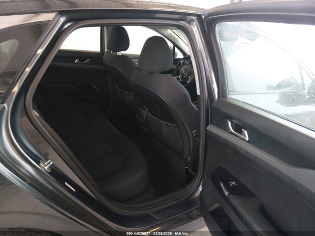 5XXG14J21NG136176 KIA K5 LXS