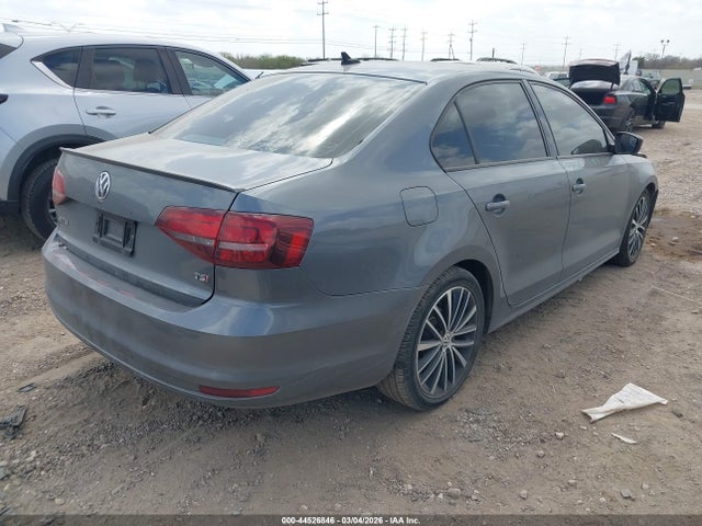 3VWD17AJ0GM350716 Volkswagen Jetta 1.8t Sport