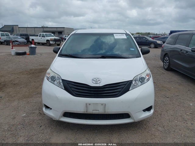 5TDZZ3DC2HS859358 Toyota Sienna L 7 Passenger