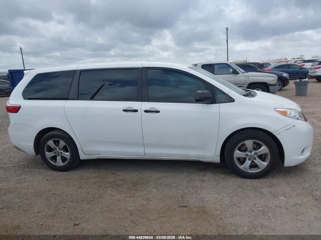 5TDZZ3DC2HS859358 Toyota Sienna L 7 Passenger