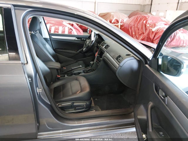 Продажа на аукционе авто 2015 Volkswagen Passat 1.8t Limited Edition, vin: 1VWAS7A32FC120144, номер лота: 44526866