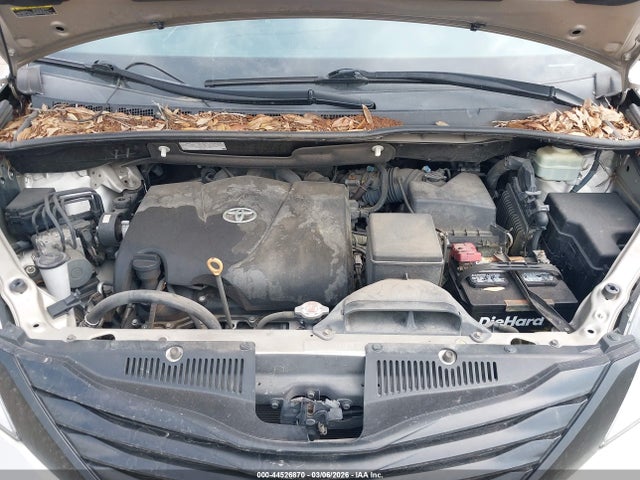 5TDZZ3DC0HS775362 Toyota Sienna L 7 Passenger