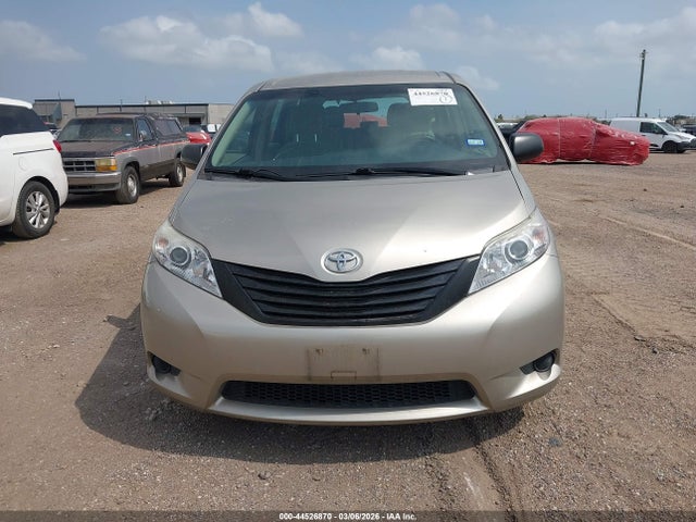 5TDZZ3DC0HS775362 Toyota Sienna L 7 Passenger