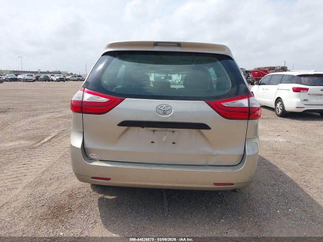 5TDZZ3DC0HS775362 Toyota Sienna L 7 Passenger