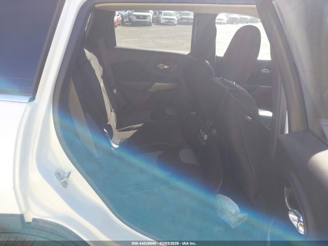 Jeep Cherokee Latitude 4x4 2018 1C4PJMCB4JD559299 Image 8