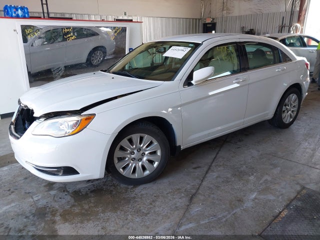 44526982 :رقم المزاد ، 1C3CCBAG8EN164932 vin ، 2014 Chrysler 200 Lx مزاد بيع