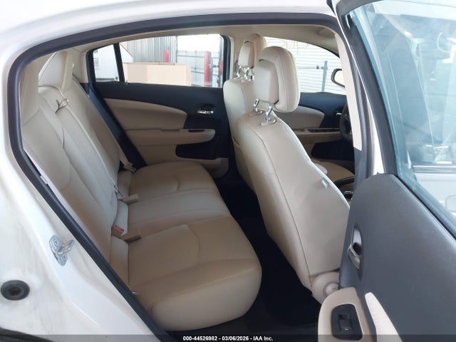 44526982 :رقم المزاد ، 1C3CCBAG8EN164932 vin ، 2014 Chrysler 200 Lx مزاد بيع