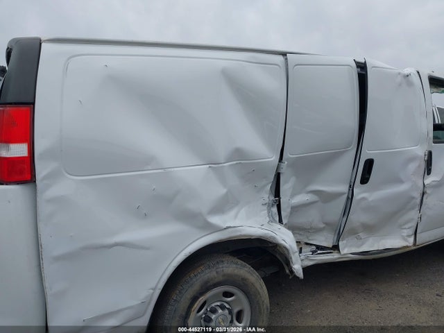 1GCWGAFP4P1232153 Chevrolet Express Cargo Rwd 2500 Regular Wheelbase Wt