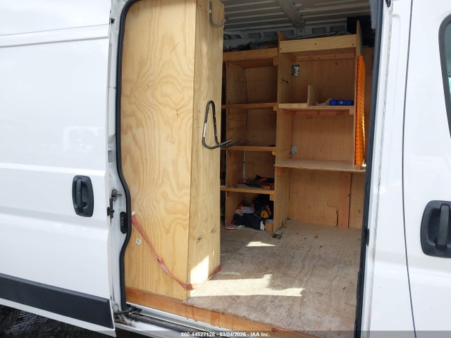 44527128 :رقم المزاد ، 3C6ERVDG2ME508314 vin ، 2021 Ram Promaster 2500 High Roof 159 Wb مزاد بيع