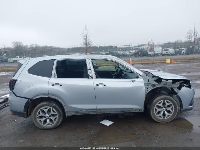 2022 Subaru Forester Premium მანქანა იყიდება აუქციონზე, vin: JF2SKAEC0NH459034, აუქციონის ნომერი: 44527137