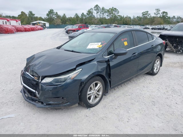 Chevrolet Cruze Lt Auto 2018 1G1BE5SM0J7149176 Image 2