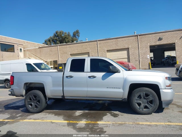 1GCRCPEC2JZ330052 Chevrolet Silverado 1500 Custom