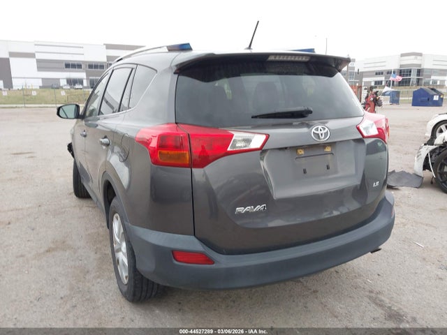 2015 TOYOTA RAV4 JTMZFREV2FJ032157 Photo 2