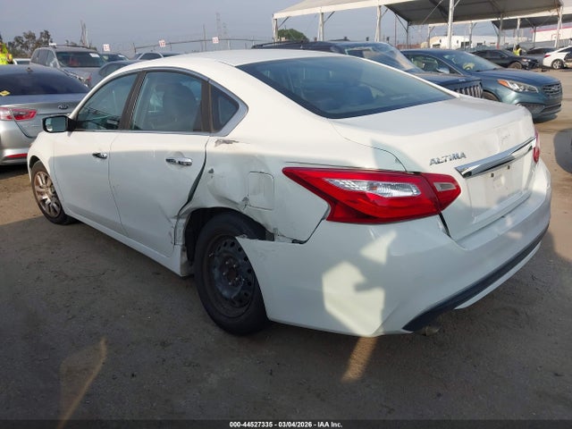 2017 NISSAN ALTIMA 1N4AL3AP7HC116305 Photo 2