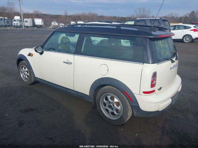 2012 MINI COOPER CLUBMAN WMWZF3C50CT268223 Photo 2