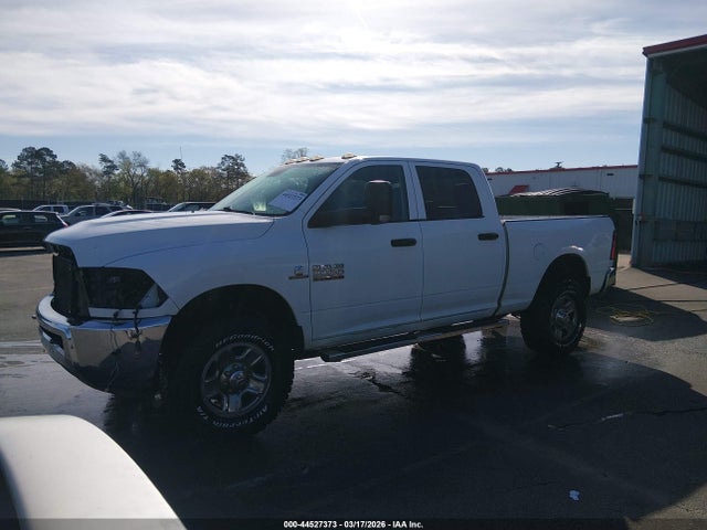 44527373 :رقم المزاد ، 3C6UR5CL3JG366663 vin ، 2018 Ram 2500 Tradesman  4x4 6'4 Box مزاد بيع