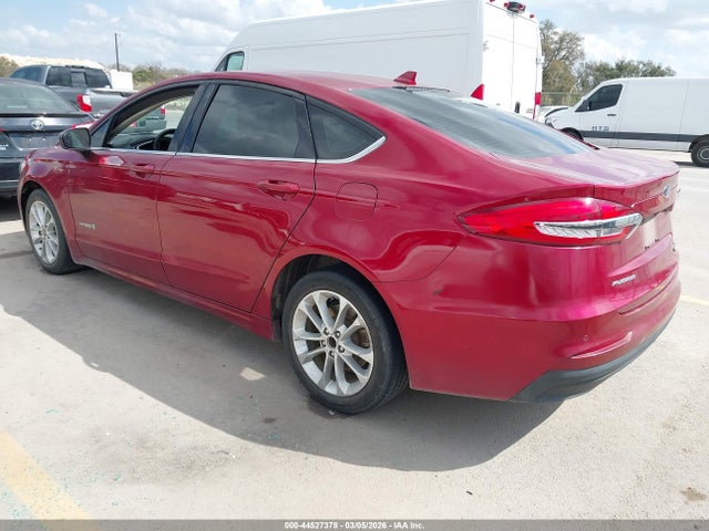 44527378 :رقم المزاد ، 3FA6P0LU7KR242037 vin ، 2019 Ford Fusion Hybrid Se مزاد بيع