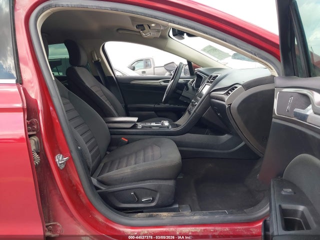 44527378 :رقم المزاد ، 3FA6P0LU7KR242037 vin ، 2019 Ford Fusion Hybrid Se مزاد بيع