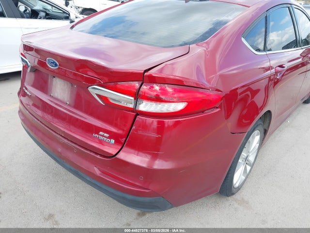 44527378 :رقم المزاد ، 3FA6P0LU7KR242037 vin ، 2019 Ford Fusion Hybrid Se مزاد بيع