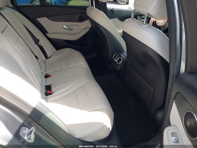 Продажа на аукционе авто 2017 Mercedes-benz C 300, vin: 55SWF4JBXHU197044, номер лота: 44527557