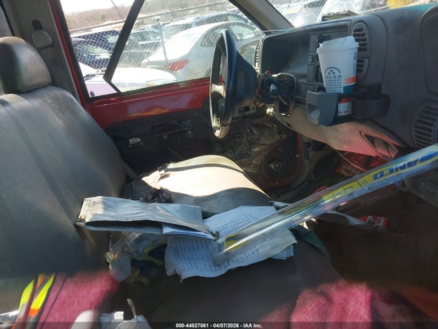 Продаж на аукціоні авто 1998 Gmc Sierra 3500 Hd Sl, vin: 1GTHK34R0WF002280, номер лоту: 44527561
