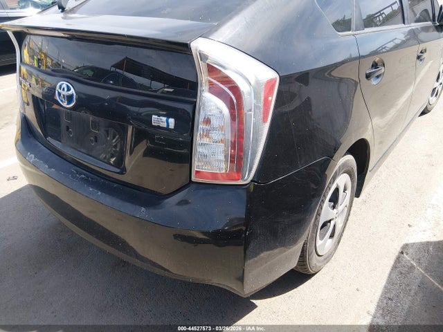 Toyota Prius Two 2014 JTDKN3DU5E0358680 Image 17