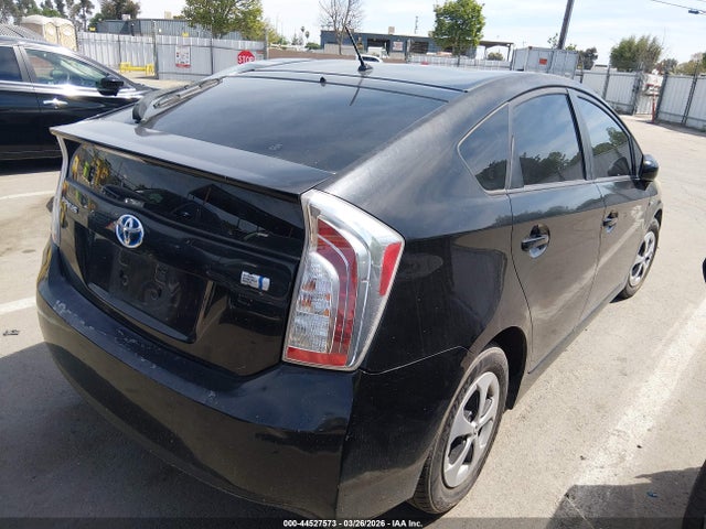Toyota Prius Two 2014 JTDKN3DU5E0358680 Image 4