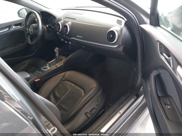 2017 AUDI A3 WAUGUGFF2H1025606 Photo 4