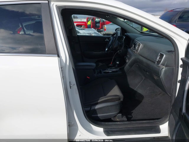 KNDPMCAC3J7444933 KIA Sportage Lx