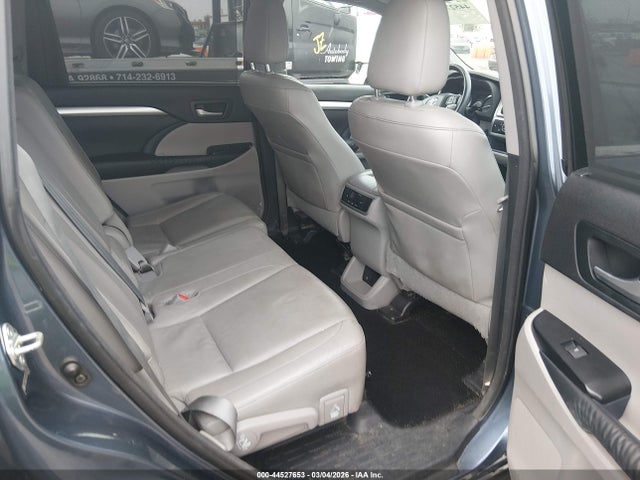 Toyota Highlander Xle V6 2014 5TDKKRFH3ES023152 Image 8