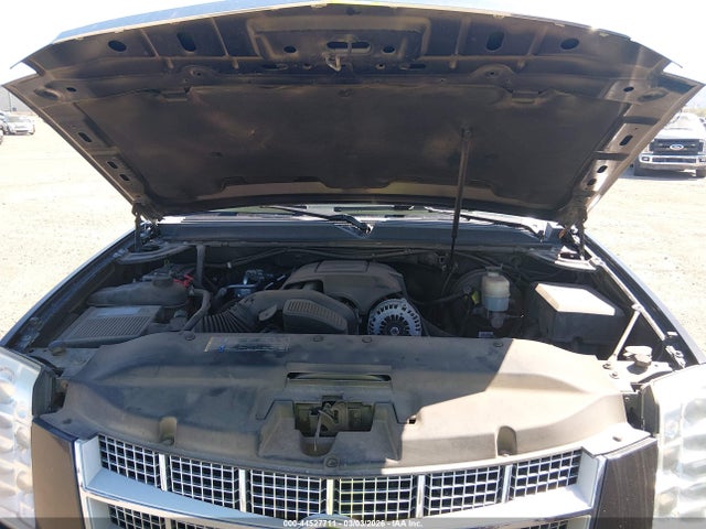 Продаж на аукціоні авто 2010 Cadillac Escalade Esv Platinum Edition, vin: 1GYUKKEF9AR193096, номер лоту: 44527711