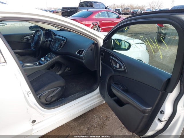 Продажа на аукционе авто 2015 Chrysler 200 Limited, vin: 1C3CCCAB5FN542412, номер лота: 44527754