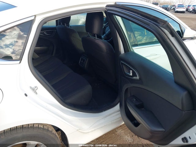 Продажа на аукционе авто 2015 Chrysler 200 Limited, vin: 1C3CCCAB5FN542412, номер лота: 44527754