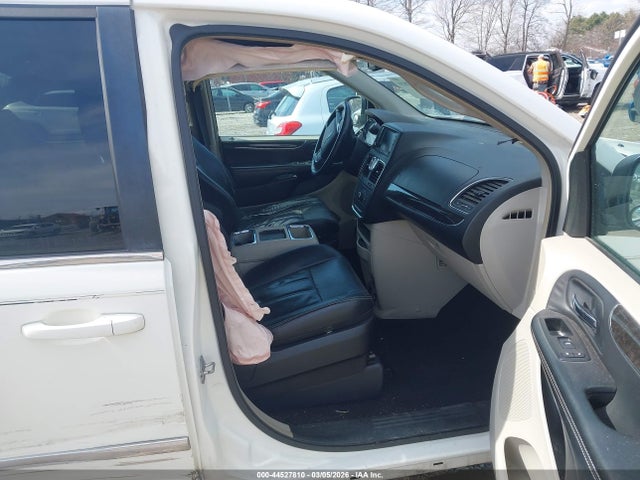 44527810 :رقم المزاد ، 2C4RC1BG6DR777860 vin ، 2013 Chrysler Town & Country Touring مزاد بيع