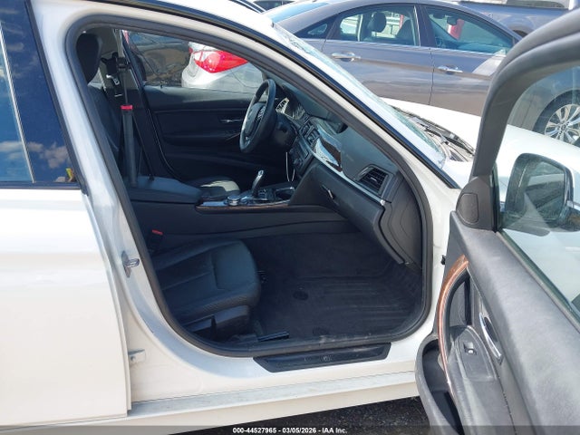 44527965 :رقم المزاد ، WBA3B1G57FNT07785 vin ، 2015 Bmw 320i مزاد بيع