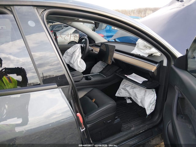 2021 TESLA MODEL Y 5YJYGDEF0MF247853 Photo 4