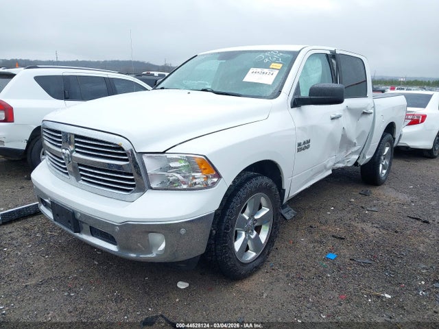 2015 RAM 1500 1C6RR7LG2FS502334 Photo 1