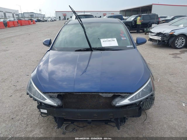 Auction sale of the 2019 Hyundai Elantra Sel, vin: 5NPD84LF6KH483971, lot number: 44528150