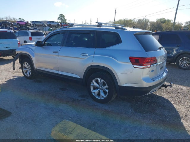 2018 VOLKSWAGEN ATLAS 1V2DR2CAXJC586373 Photo 2
