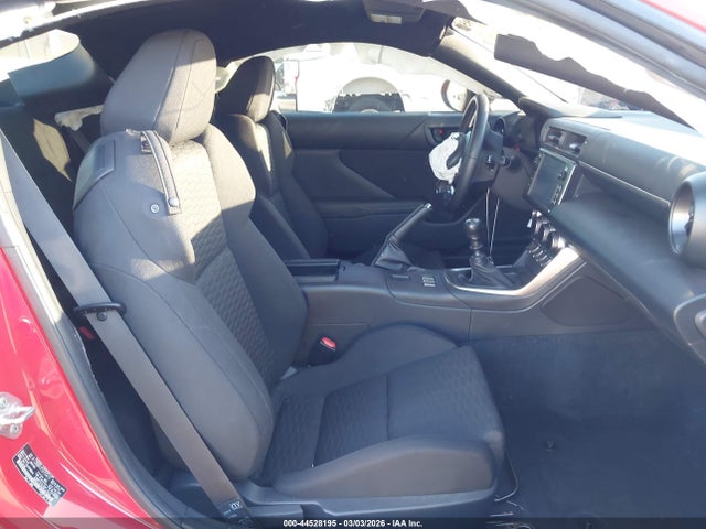 2025 TOYOTA GR86 JF1ZNBB1XS9755431 Photo 4