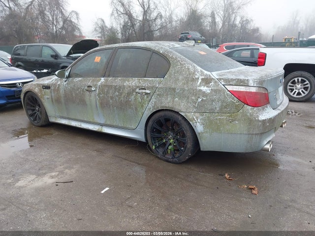 2008 BMW M5 WBSNB93558CX09845 Photo 2