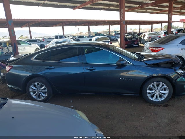 1G1ZD5ST2MF078159 Chevrolet Malibu Fwd Lt