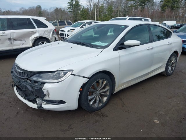 Chrysler 200 S 2015 1C3CCCBBXFN595153 Image 2