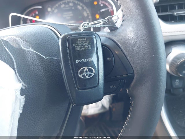 2T3C1RFVXPW269081 Toyota Rav4 Xle Premium