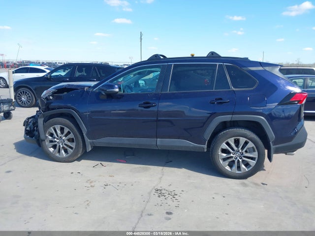 2T3C1RFVXPW269081 Toyota Rav4 Xle Premium