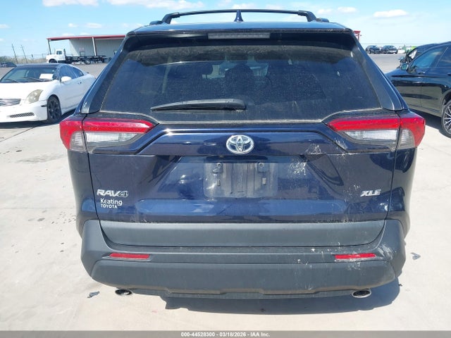 2T3C1RFVXPW269081 Toyota Rav4 Xle Premium