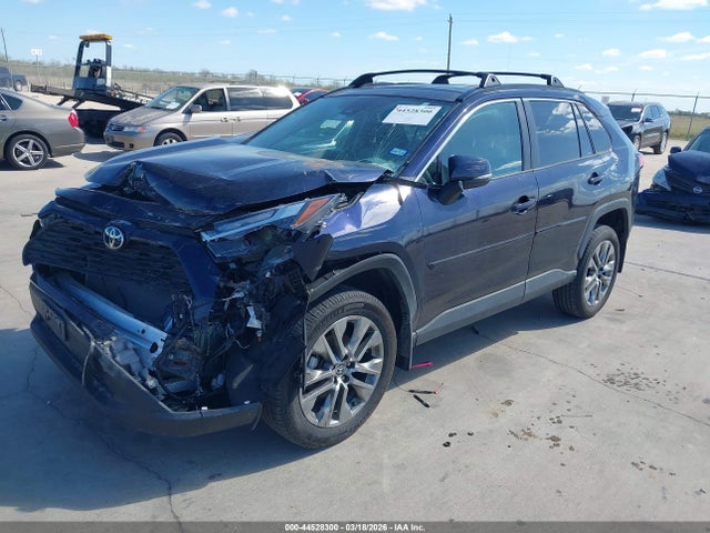 2T3C1RFVXPW269081 Toyota Rav4 Xle Premium