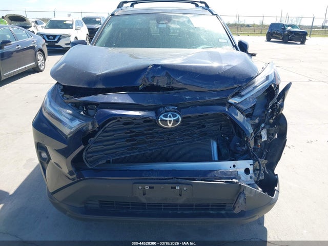 2T3C1RFVXPW269081 Toyota Rav4 Xle Premium