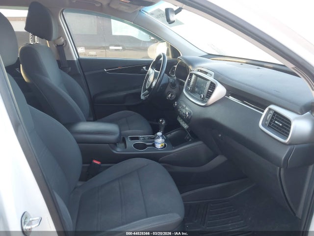 44528366 :رقم المزاد ، 5XYPG4A34HG188733 vin ، 2017 Kia Sorento 2.4l Lx مزاد بيع